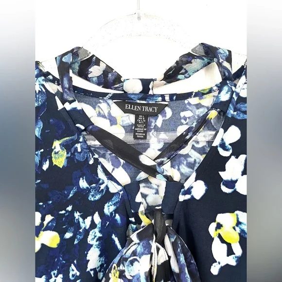 Ellen Tracy Blue Trellis Blossom Ink Tie Neck Top Sleeveless sz Large - Picture 8 of 15